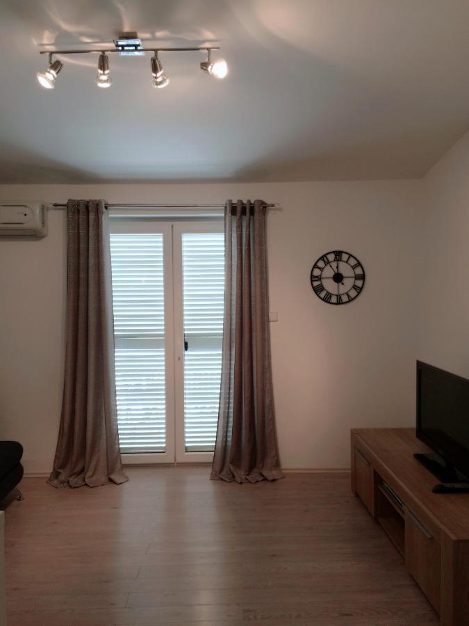 Apartment Cesarica Exterior photo